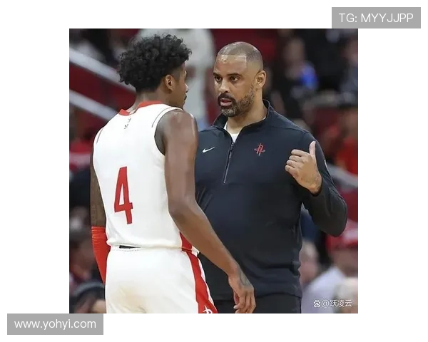 乌度卡强调年轻球员需与队友保持一致水平不会因年龄小而放宽要求